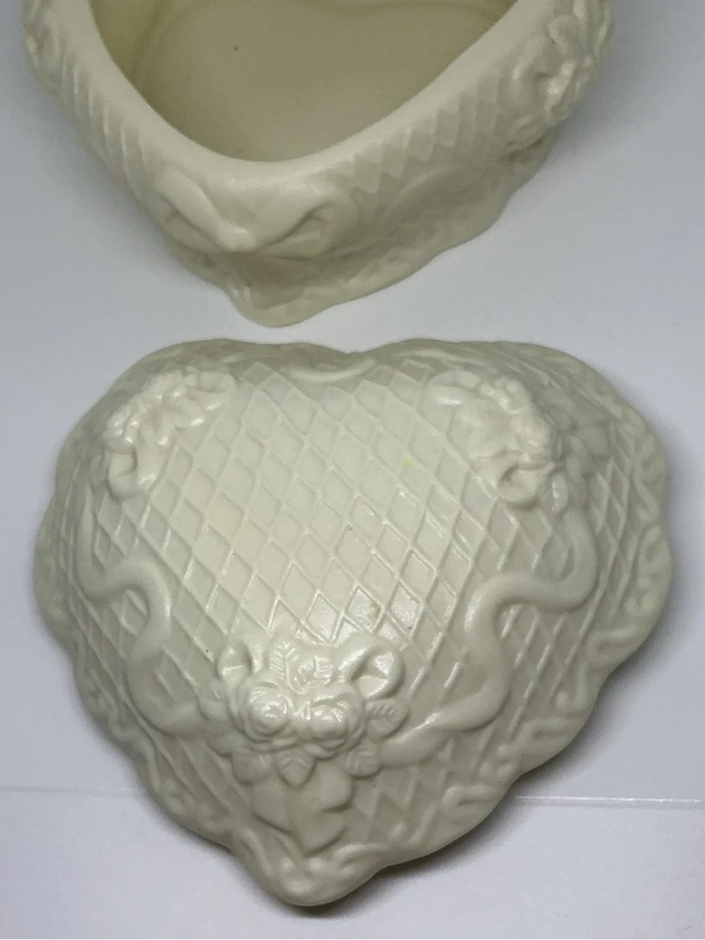 Ivory Ceramic Heart-Shaped Trinket Box Embossed Roses, Bow & Lattice Relief